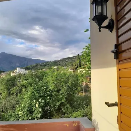 Sara & Mateo Apartman